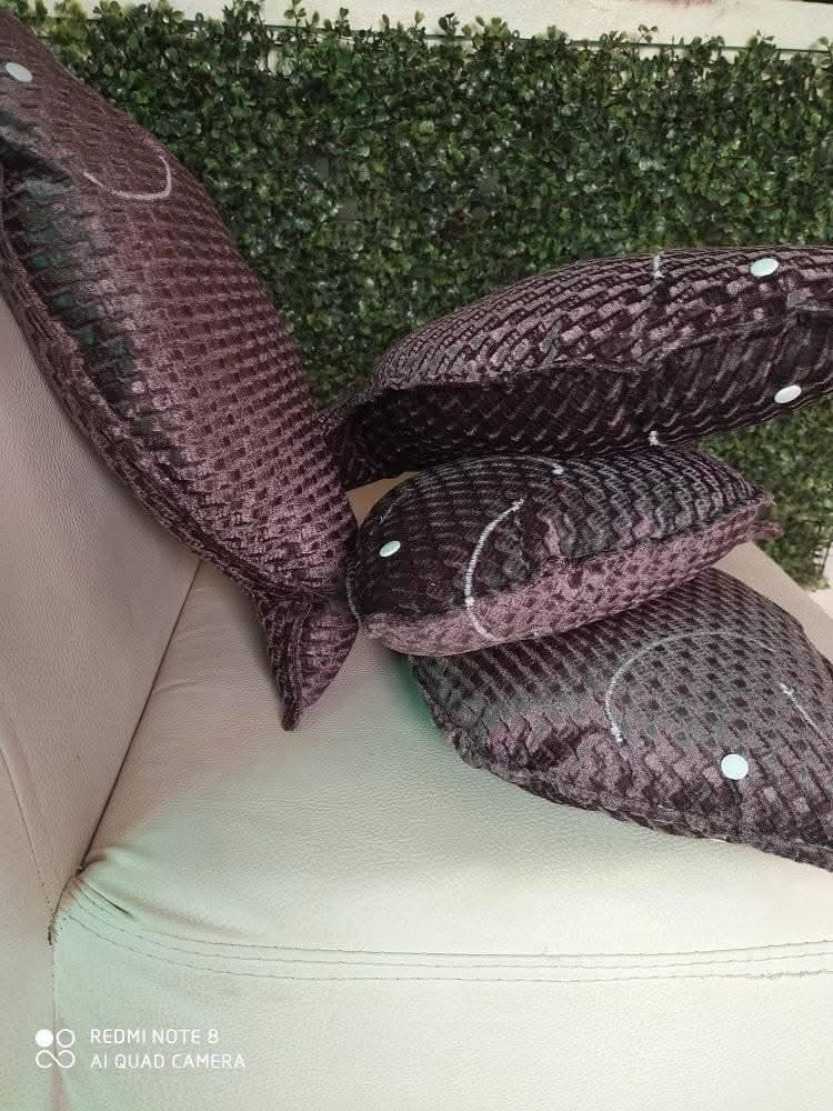 Bow-Pattern Accent Pillow Set